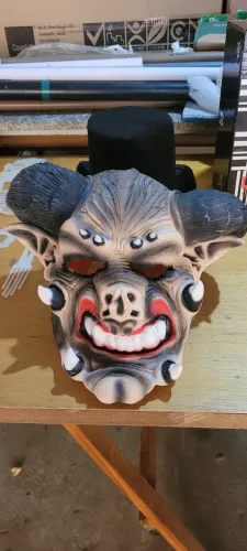 MÁSCARA DE LÁTEX DEMÔNIO DE CAPRICÓRNIO PARA HALLOWEEN