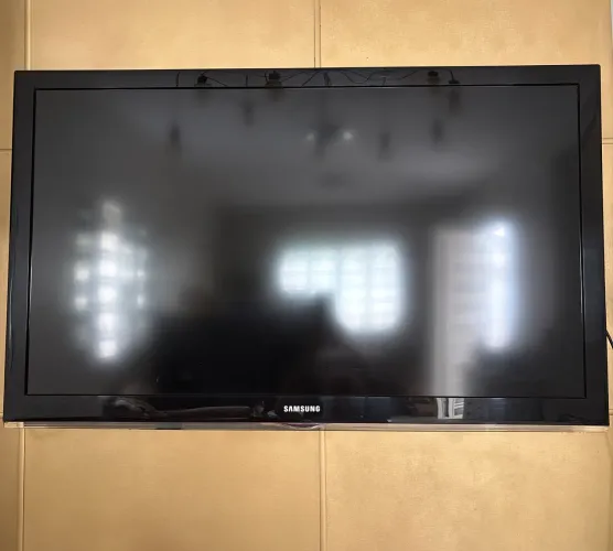 TV 46" Samsung Série 5 Full HD LN46C530 3 HDMI