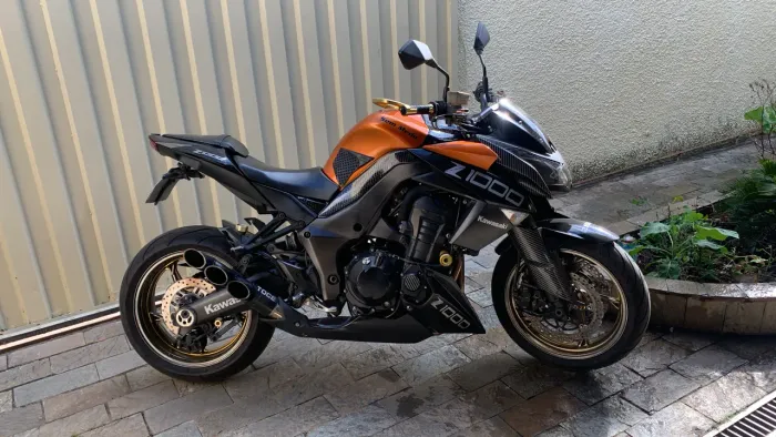 Z1000 a mais top do momento.