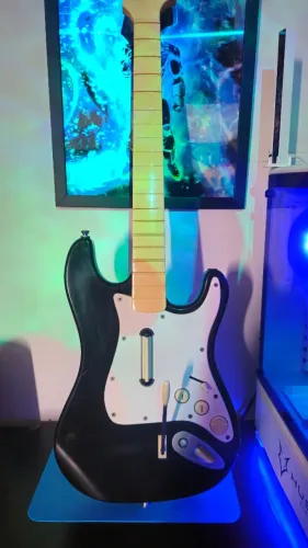 Guitarra Rock Band Xbox 360 - Revisada e testada Strumlab