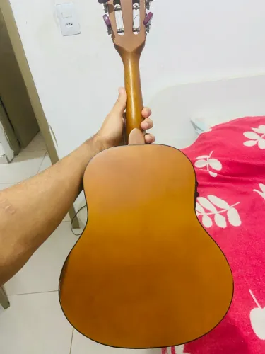 Cavaquinho Vogga eletroacústico, acompanha capa e afinador. Pouco uso.