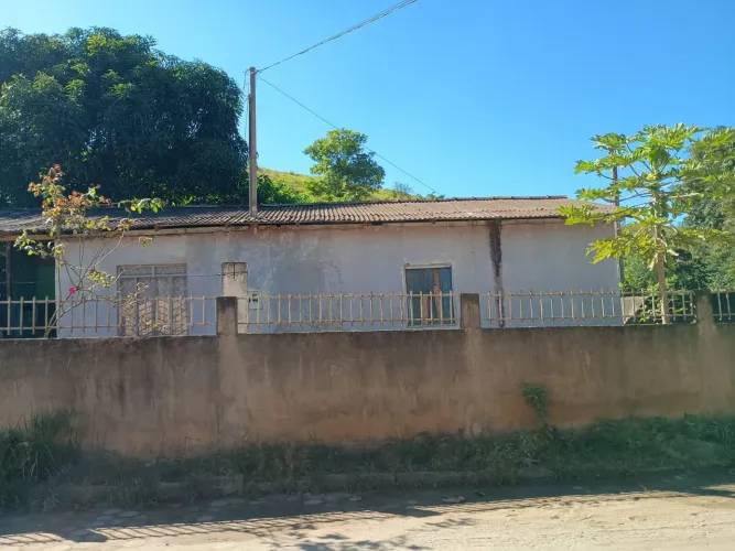 Vendo casa em santa luzia mantenopoles