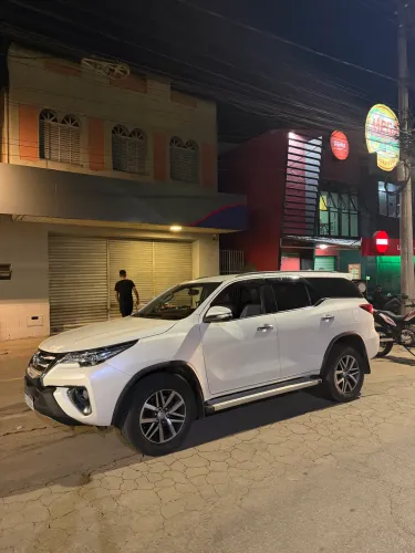 Toyota Hilux SW4 SRX 4X4 2.8 TDI 16V Dies. Aut. 2017