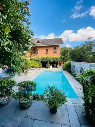 Casa para venda e locação em Morumbi com 6 quartos, sendo 4 suítes, 600m²