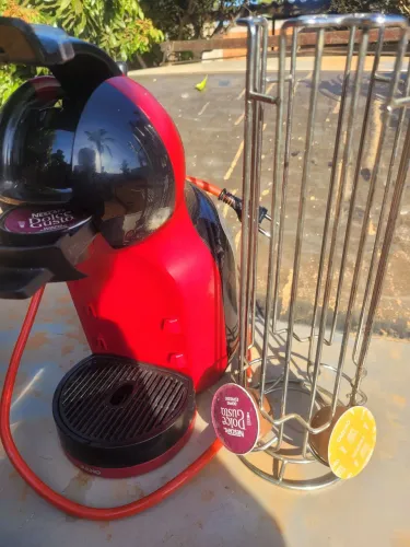 Vendo cafeteira nescafe doce gusto