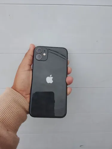 iPhone 11 trinco na tela não afeta em nada valor 700