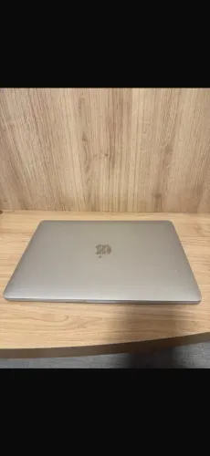 MacBook Pro 13? 2019 i5 8GB 256GB SSD Touch Bar - R$ 2.300