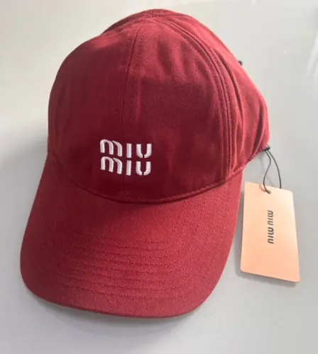 Bone Miu Miu Original Clássico