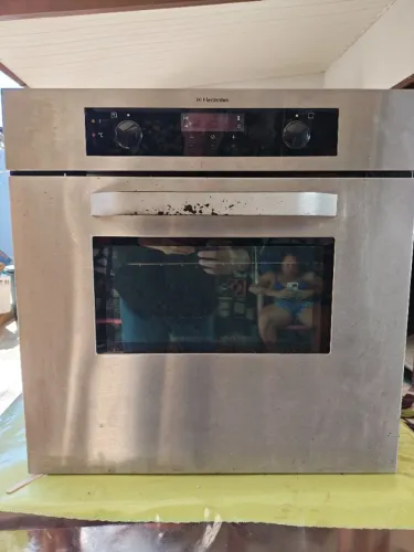 Forno elétrico de embutir 50L Eletrolux 220V