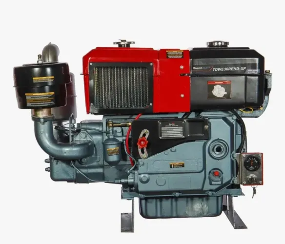 Motor Toyama diesel 30hp refrigeração a água partida elétrica e reversor de 30hp sem hidra