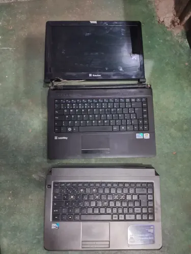 Vendo 2 base de notebook e 1 tela R$299