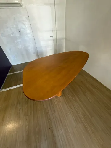 Mesa orgânica de madeira 1,80m X 1,10m