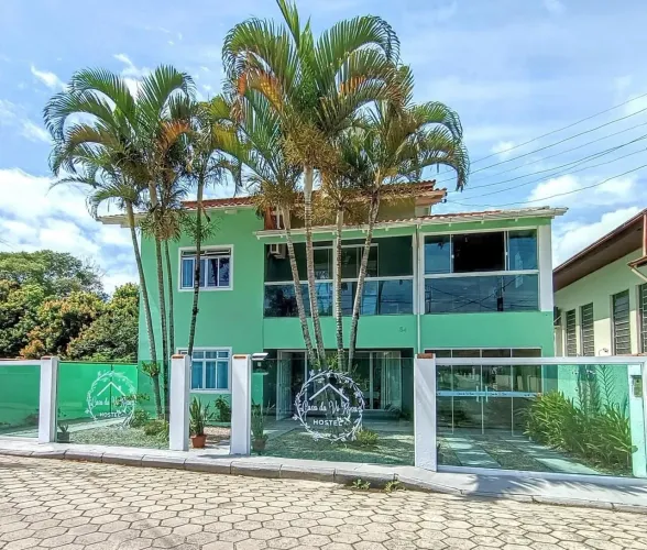 Imóvel versátil com uso residencial e comercial, antigo funcionamento como pousada