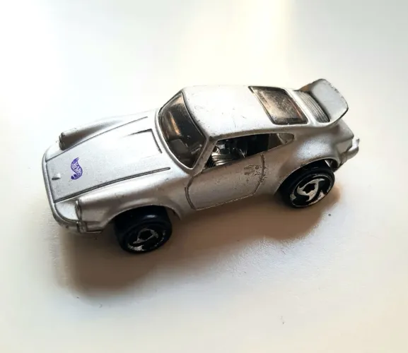 Hot Wheels Porsche 911 Carrera RS 3.8 da série Velozes e Furiosos.