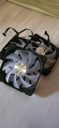 Kit com 3 ventoinha ARGB pichau ( NOVO )