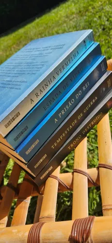 Coleção Rainha Vermelha + Caraval + Lendário - Livros de Fantasia