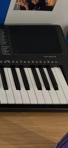 Teclado Yamaha PSR-E373