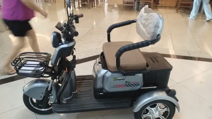 Moto elétrica triciclo