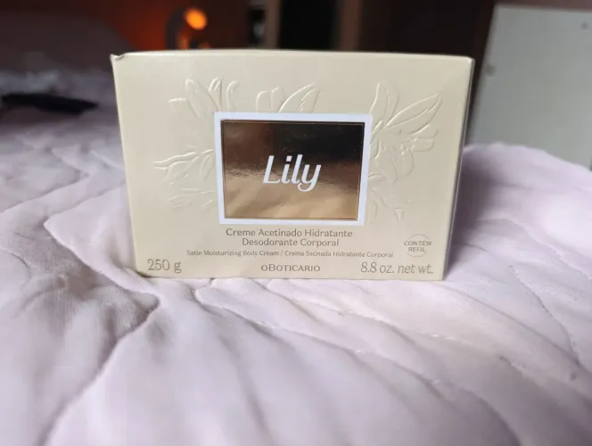Creme acetinado Lily