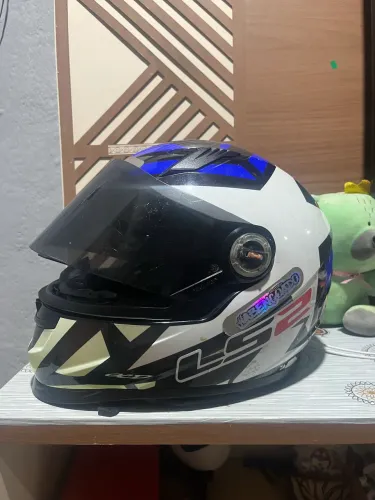 Vendo esse capacete