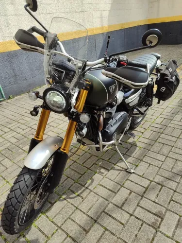 Triumph Scrambler 1200 XE