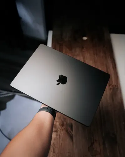 MacBook M5 Pro 1TB SSD | 24GB RAM 14.2 POL - Novo, Lacrado