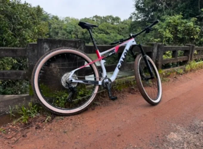Bicicleta Caloi Elite Carbon FS Sport