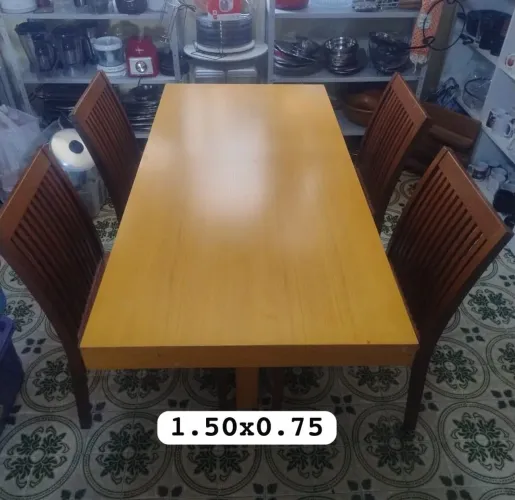 Mesa madeira com 4 cadeiras Tramontina