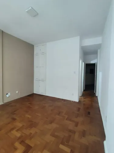 Imóvel para venda possui 21 metros quadrados com 1 quarto em Centro - Petrópolis - RJ