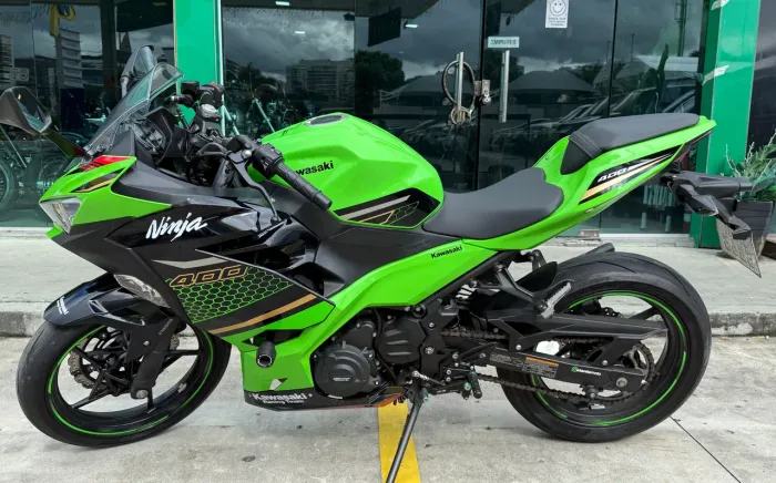Kawasaki Ninja 400 2020 com apenas 9 mil km