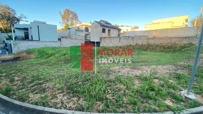 Terreno de Esquina à Venda em Valinhos/SP  355,90 m² com Vista para Área Verde