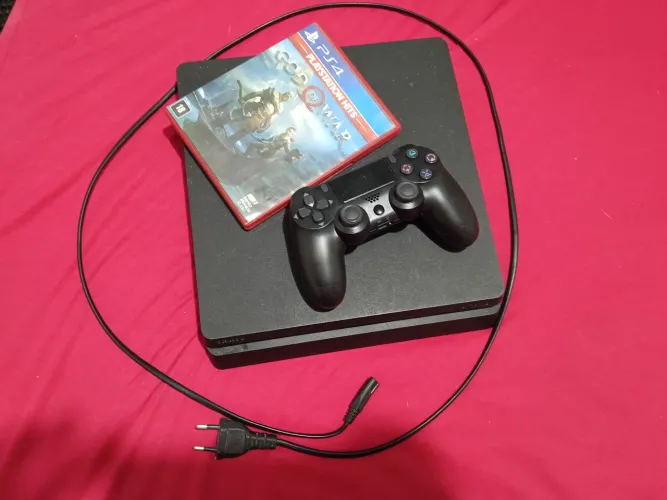 PlayStation 4 (PS4) Slim 1TB + 1 Controle + God of War
