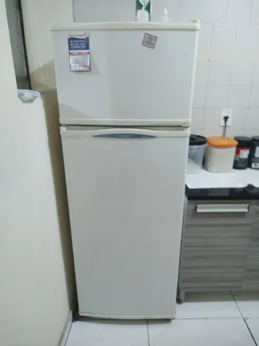 .Vende-se uma geladeira Consul 340 Frost Free
