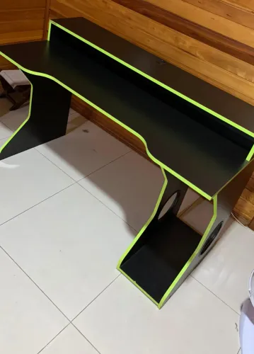 Escrivaninha Gamer