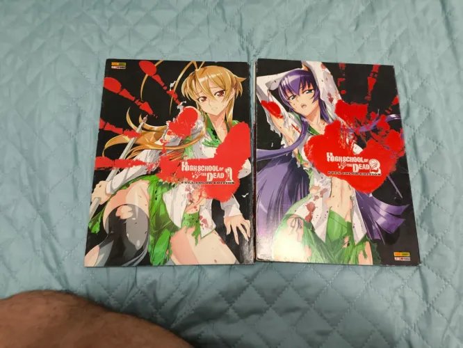 Mangá high School of the Dead, edição Full color , 1 e 2.