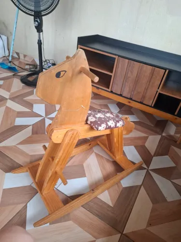 Em madeira super conservado 