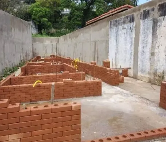 Preciso de pedreiro pra amanhã na diária!
