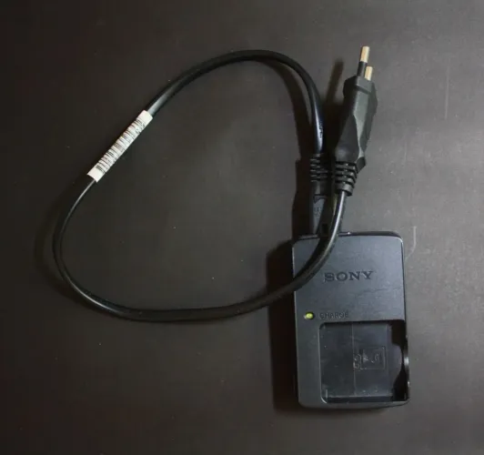 Carregador Sony BC-CSGE