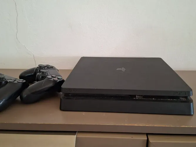 PS4 SemiNovo Usado Poucas Vezes 