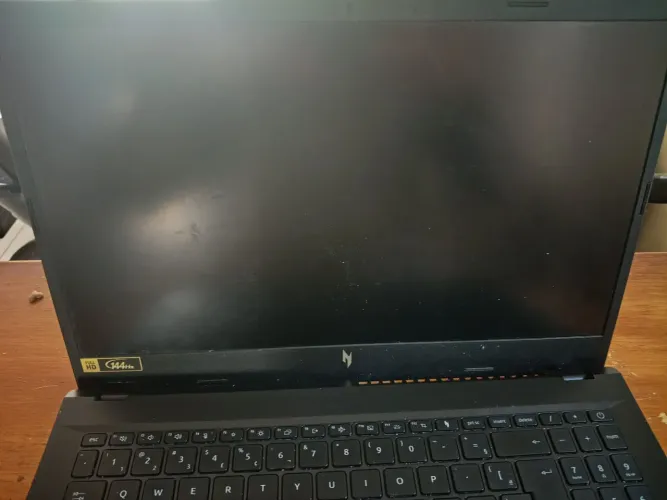 Acer Nitro V15 RTX 4050 - 16gb RAM DDR5 - i5-13 gen