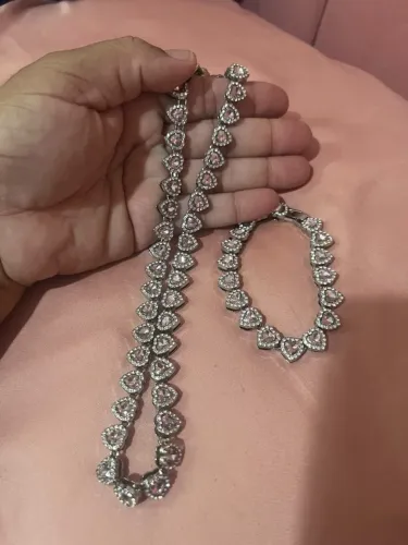 Vende-se Colar e pulseira