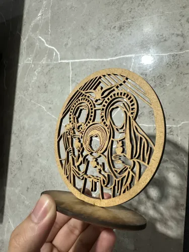 Vendo imagem da sagrada Família