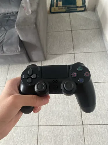 Controle de ps4, comprei mais nunca usei