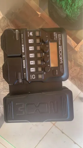 Pedaleira zoom G1x Four