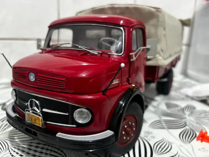 Caminhão Mercedes l322 schuco 1:18
