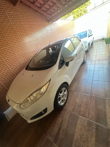 Ford Fiesta SE 1.6 8V Flex 5P 2014