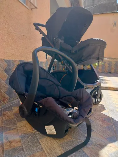 Carrinho de Bebê Galzerano Dzieco + Bebê Conforto + Base - Completo e em ótimo estado.