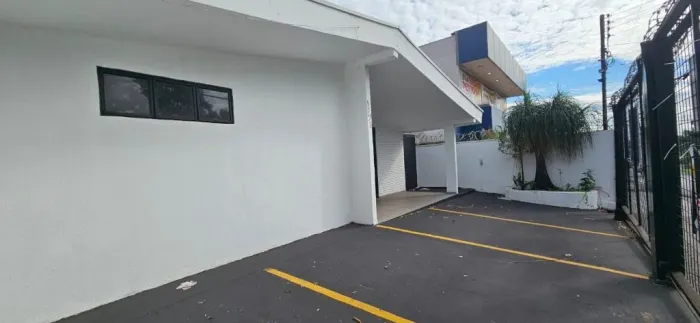 Casa Comercial para Alugar no Bairro jardim Paulistano em Ribeirão preto em avenida de Gra
