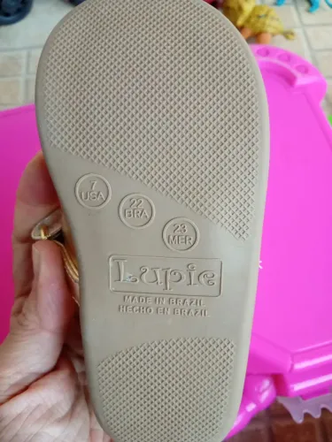 Sapatilha dourada luppie
