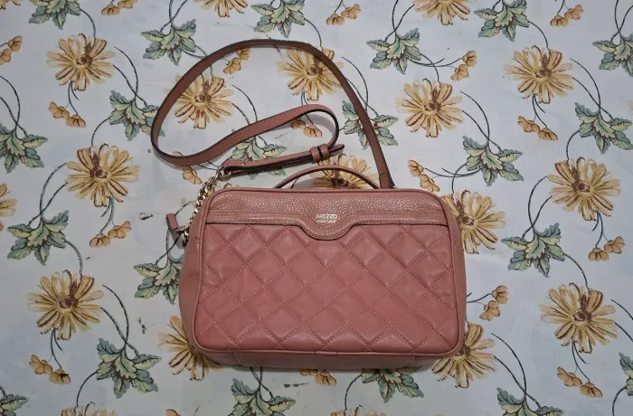 Bolsa Arezzo em couro